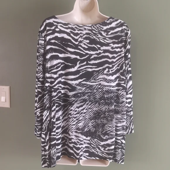 Chico's Zebra Print Cowl Neck 3/4 Sleeve Fashion Top Sz 3 Fits Like L or XL - Picture 3 of 12